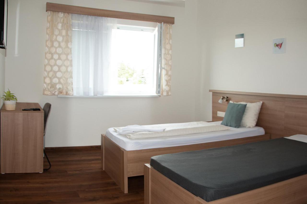 Hotel Khail Maria Lanzendorf Eksteriør billede