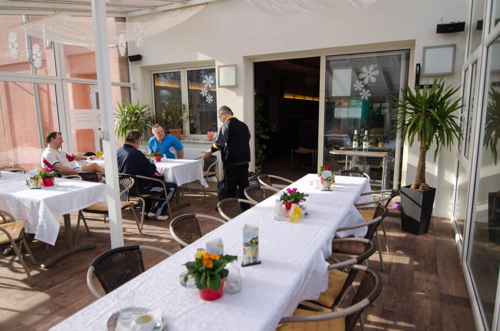 Hotel Khail Maria Lanzendorf Eksteriør billede