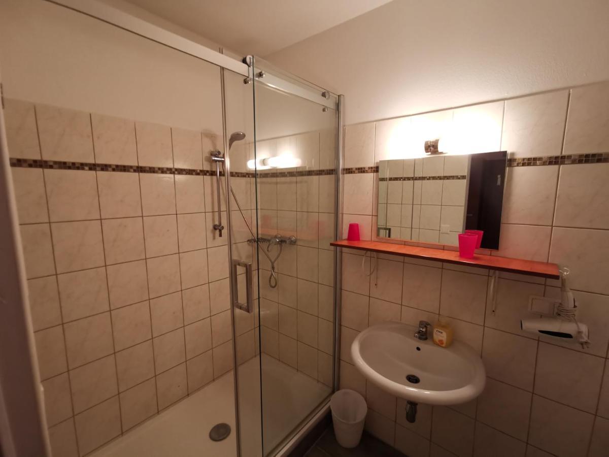Hotel Khail Maria Lanzendorf Eksteriør billede
